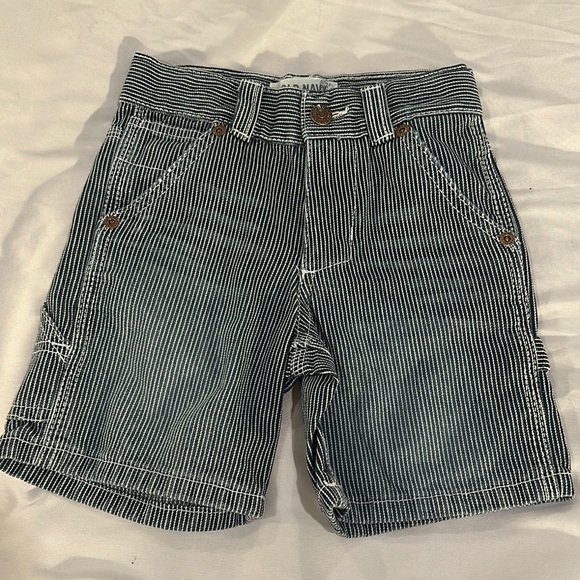Old Navy - LIKE NEW - Striped carpenter style Casual Shorts - Picture 1 of 3